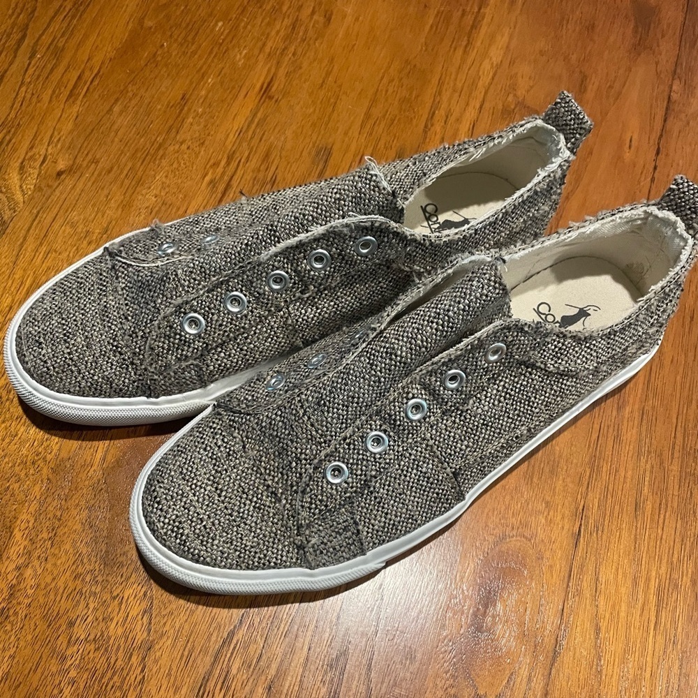 Corkys Gray Tweed Slip-On Sneakers